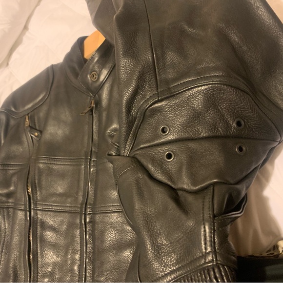 Motorcycle Leather Jacket - Picture 6 of 7